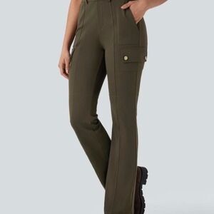 Halara Daystretch Mid Rise hiking Cargo Bootcut Olive  Pants Medium Petite